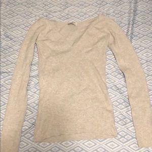 Aritizia Babaton Grey V-Neck Sweater